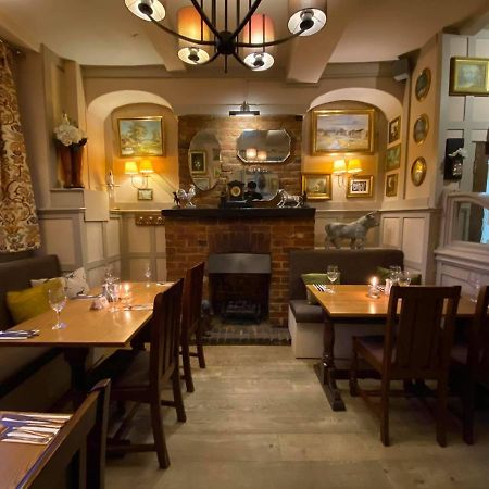The Bull Hotel Стоуни Стратфорд Экстерьер фото