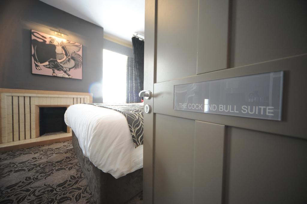 The Bull Hotel Стоуни Стратфорд Экстерьер фото