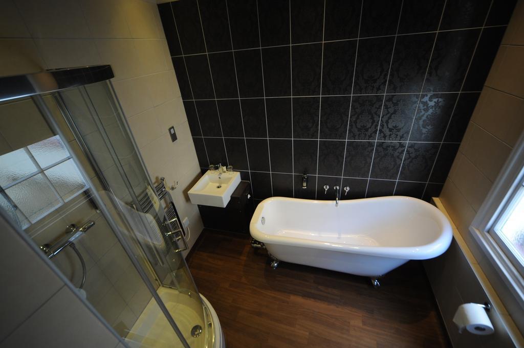 The Bull Hotel Стоуни Стратфорд Экстерьер фото