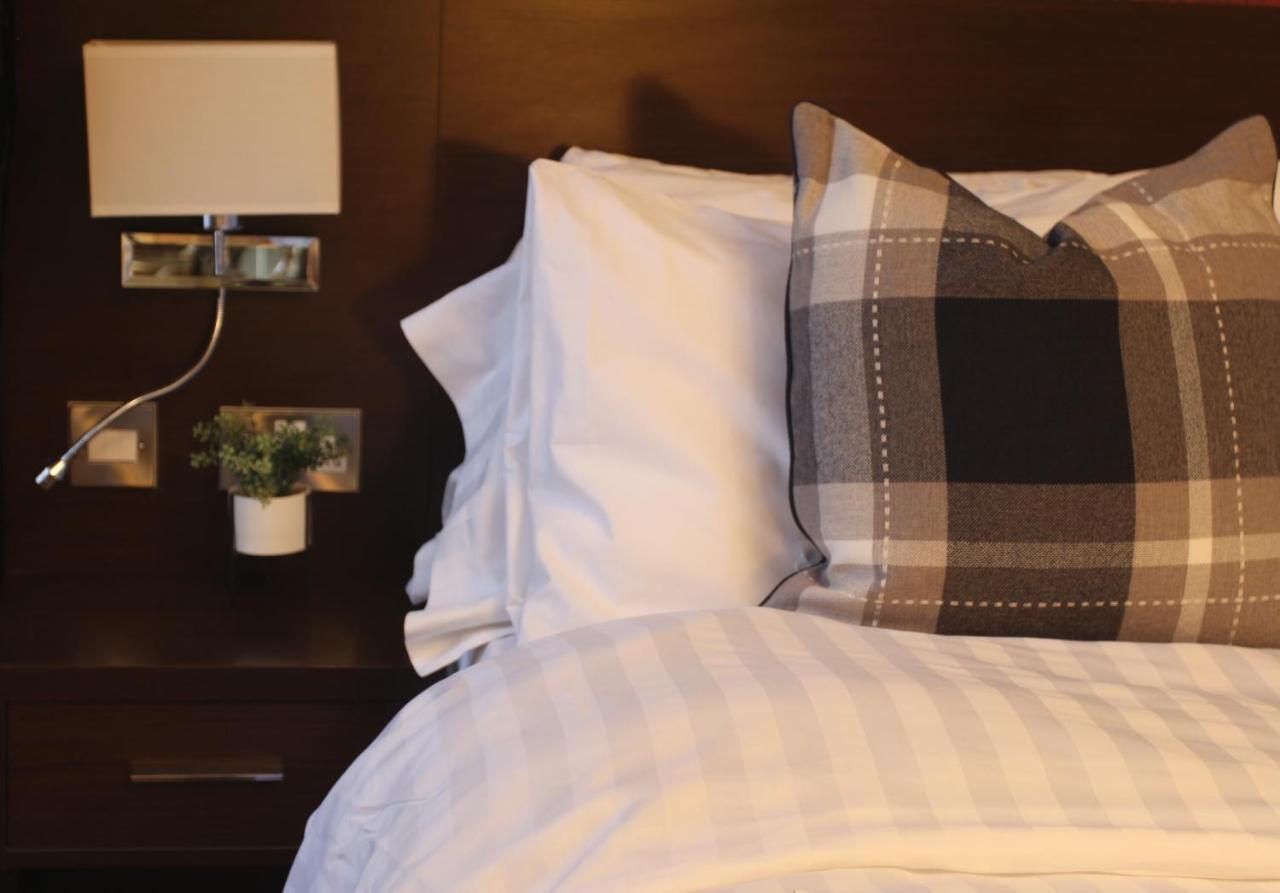The Bull Hotel Стоуни Стратфорд Экстерьер фото