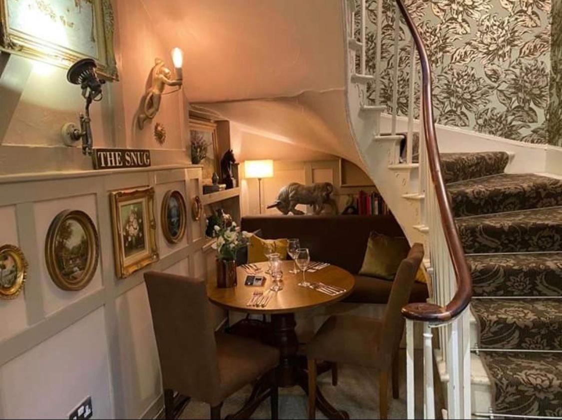 The Bull Hotel Стоуни Стратфорд Экстерьер фото