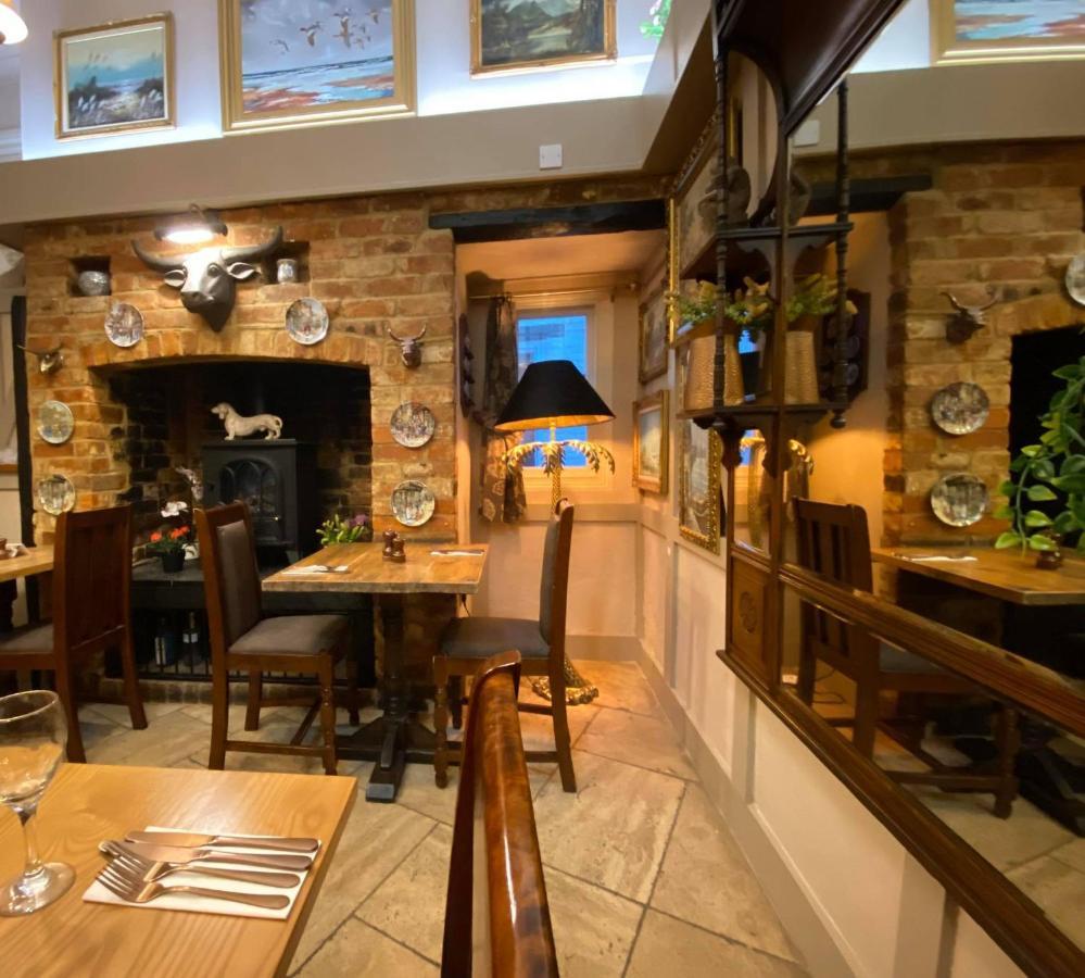 The Bull Hotel Стоуни Стратфорд Экстерьер фото